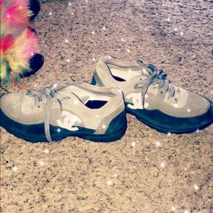 I’m selling these CHANEL men sneakers